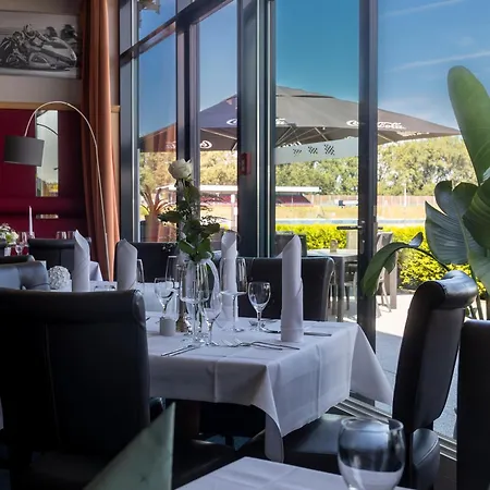 Motorsport Arena Hotel 4*